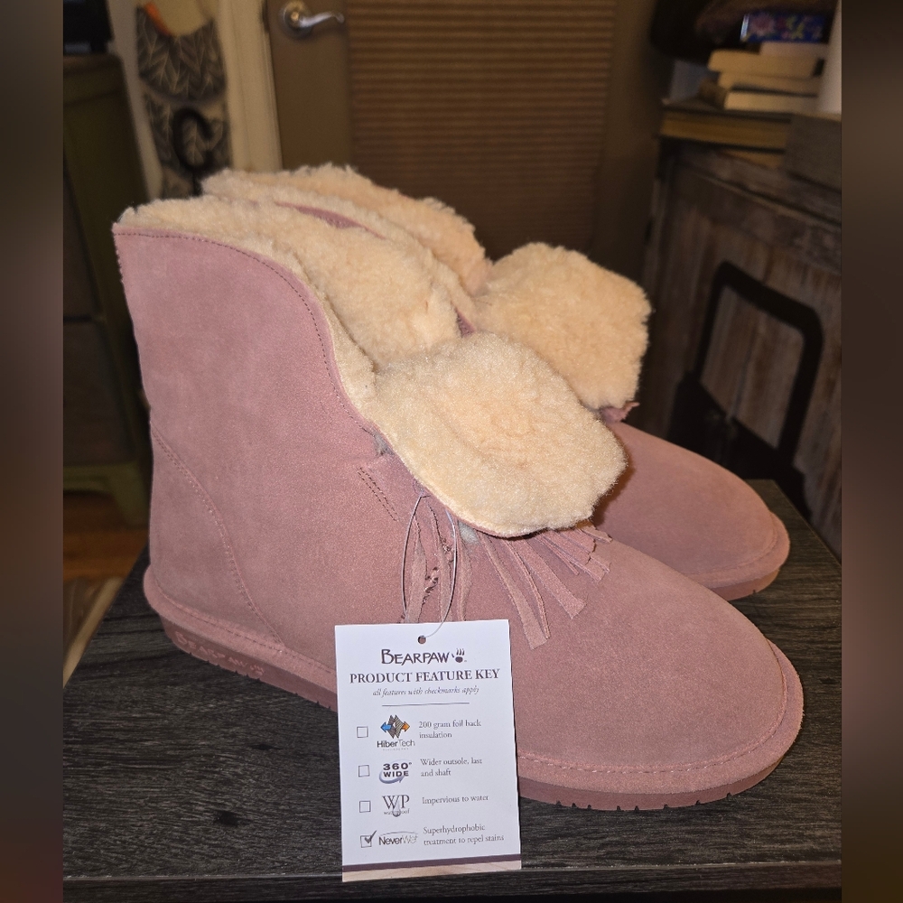 The Bearpaw Christie Boot Size 12